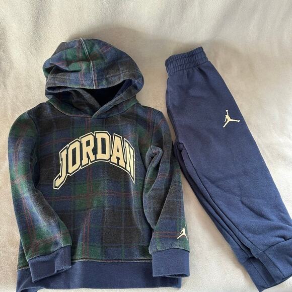 Jordan Brooklyn Plaid Hoodie and Joggers Set 24 Months Toddler - Picture 1 of 4